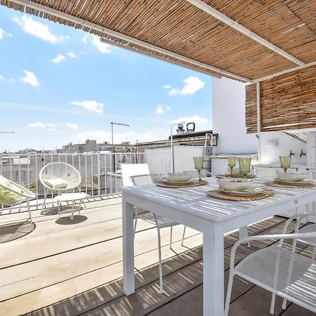 Mina's Roof Terrace: Whit Sea View Apartment